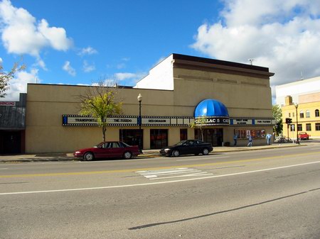 GQT Cadillac (Cadillac 5 Theatres) - Recent Pic (newer photo)